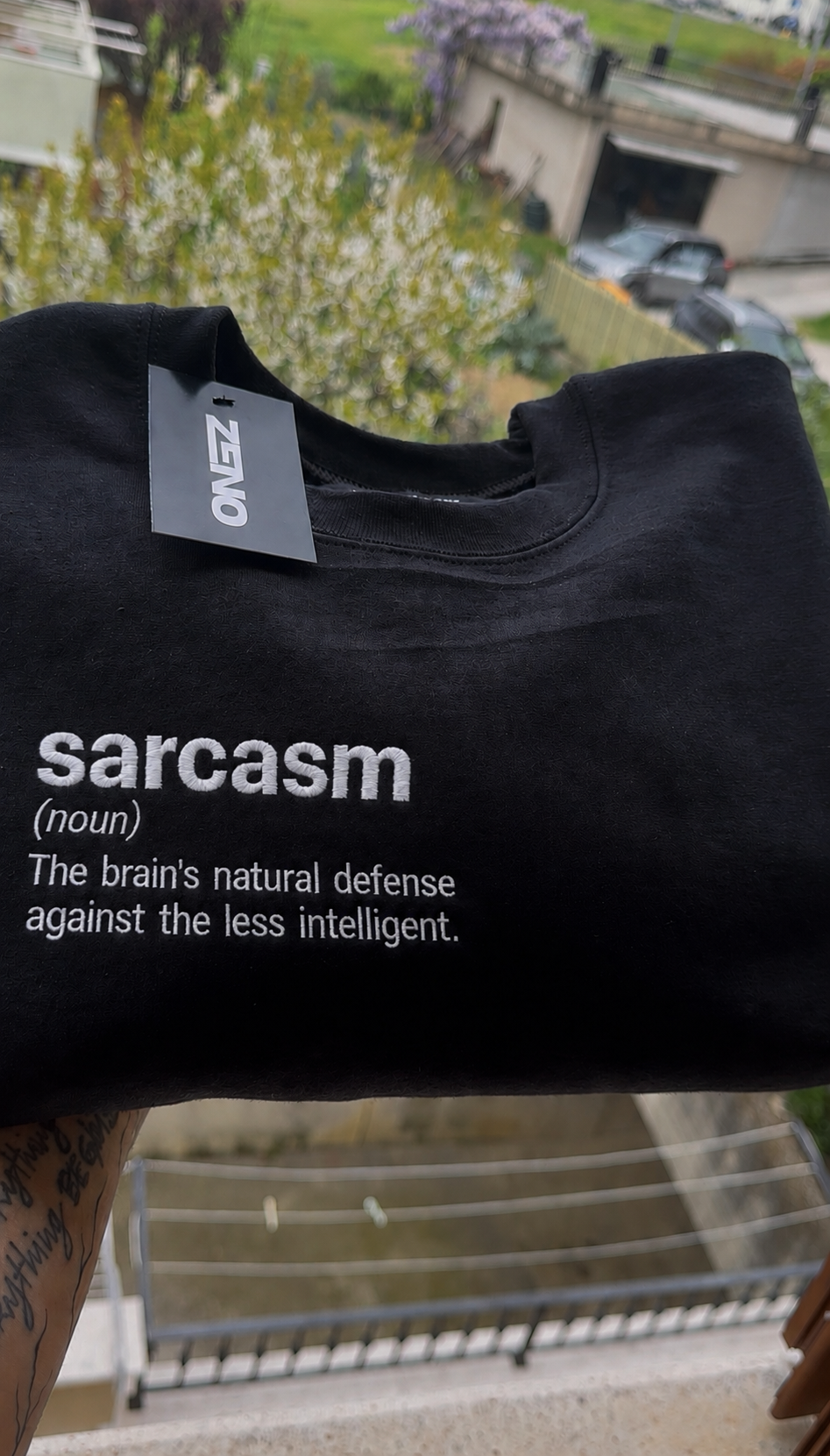 Felpa Premium con ricamo "Sarcasm"