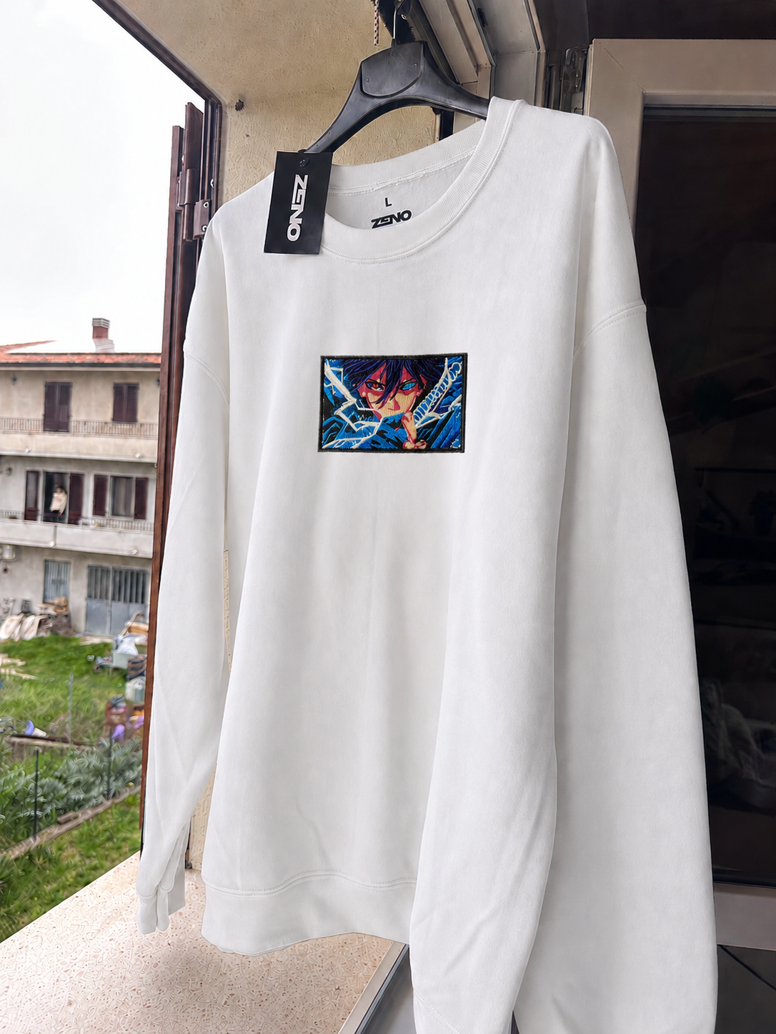 Felpa premium con ricamo "Sasuke"