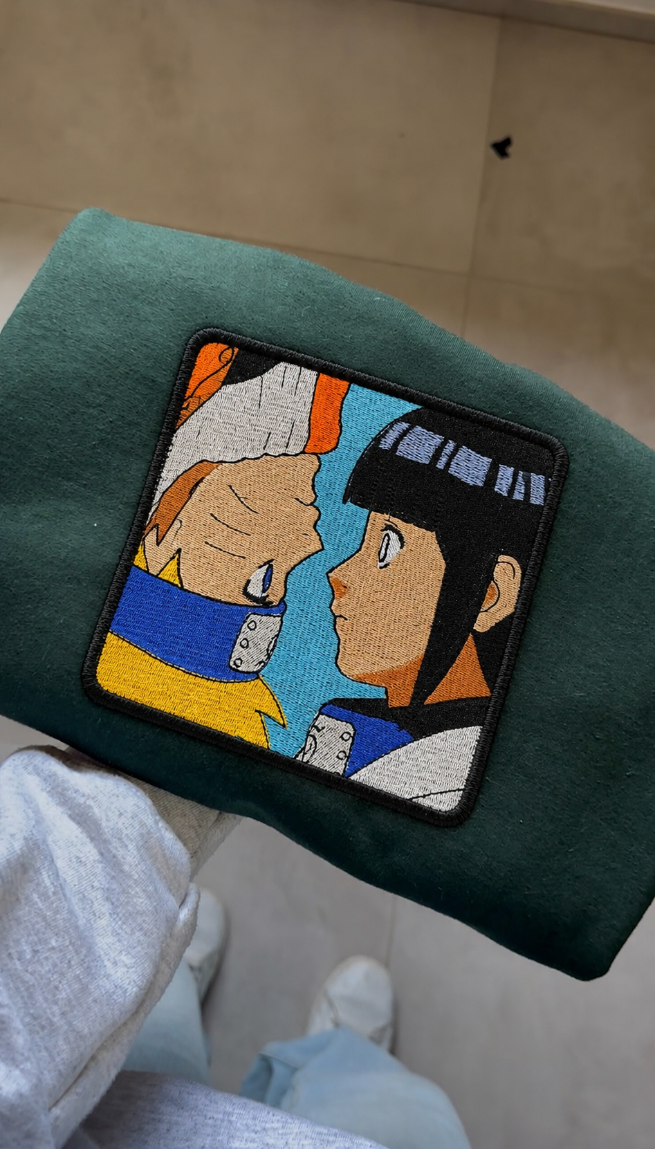 Felpa premium con ricamo "Hinata & Naruto"