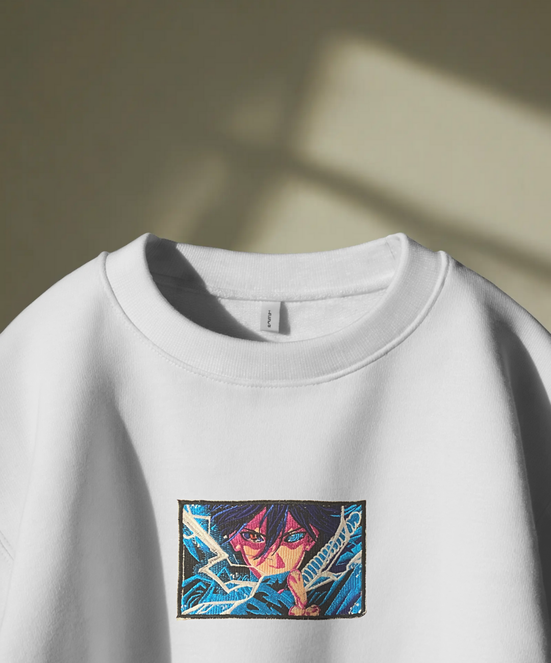 Felpa premium con ricamo "Sasuke"