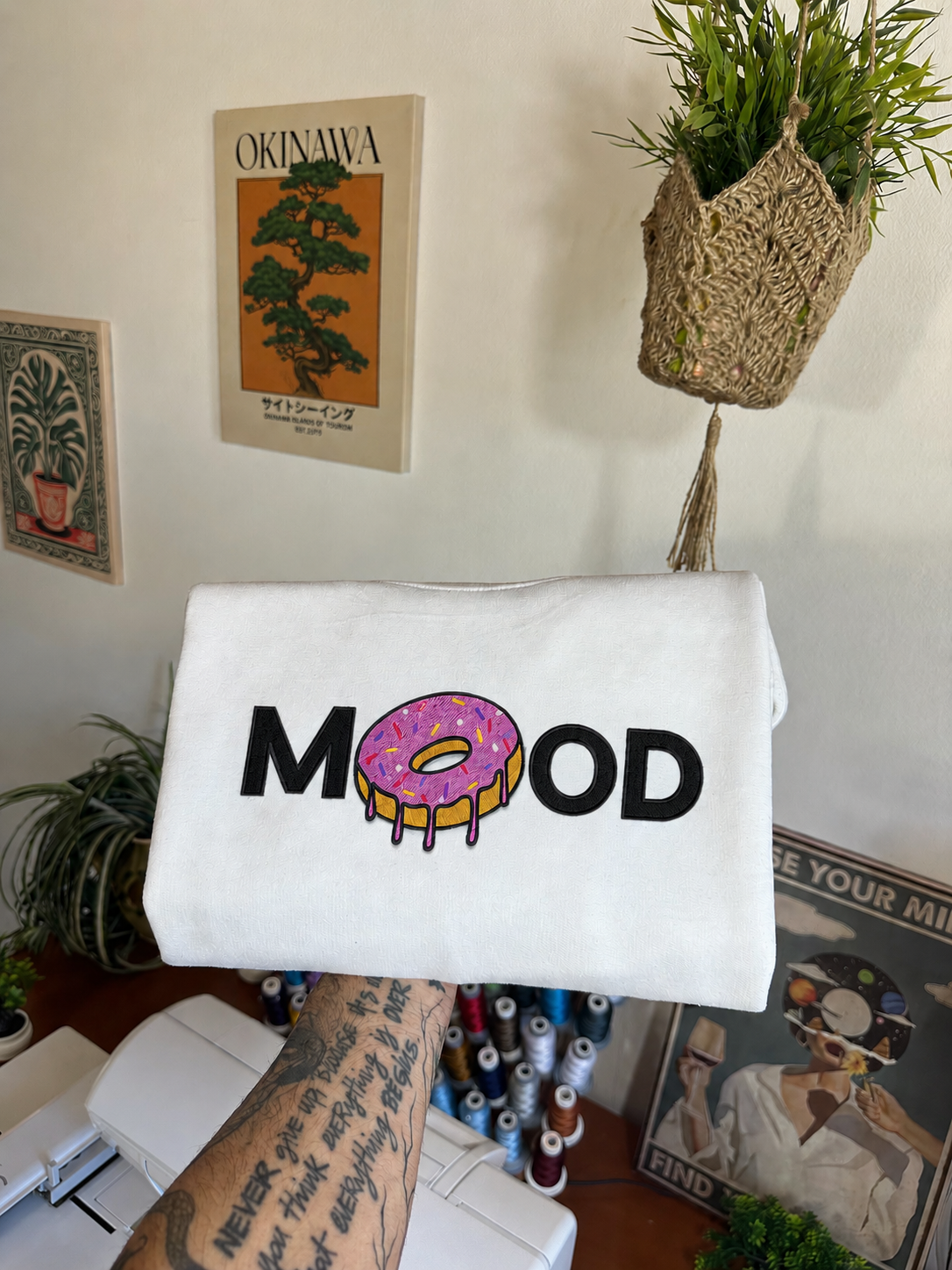 Felpa premium con ricamo "Mood"