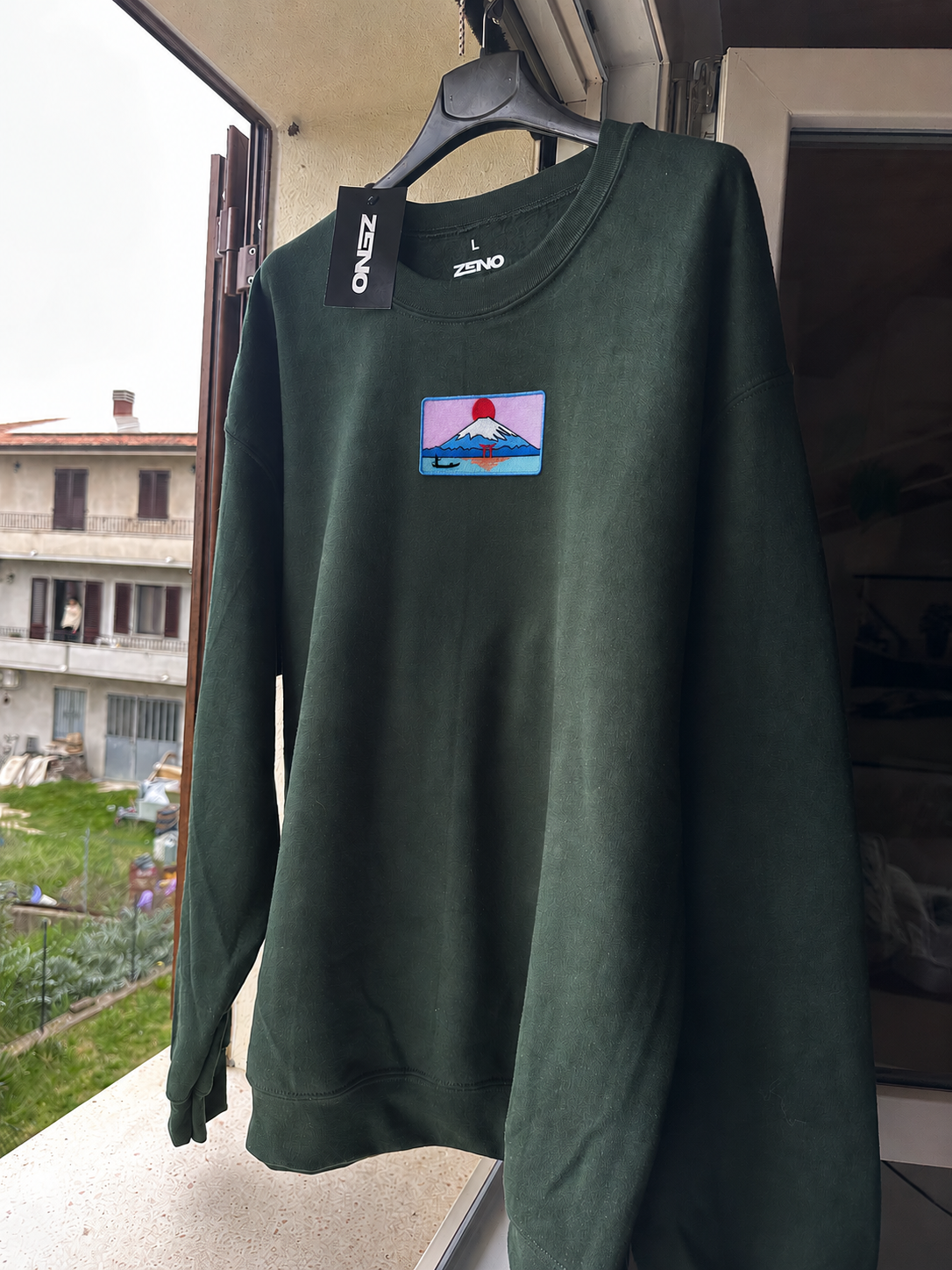 Felpa premium con ricamo "Monte Fuji"