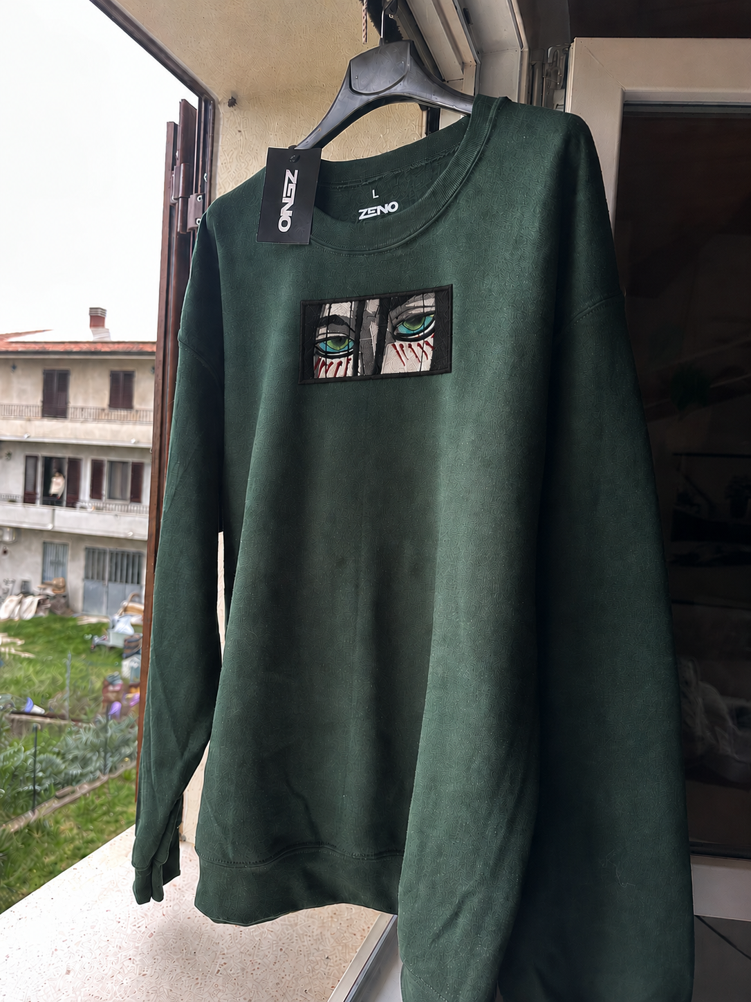 Felpa premium con ricamo "Eren"
