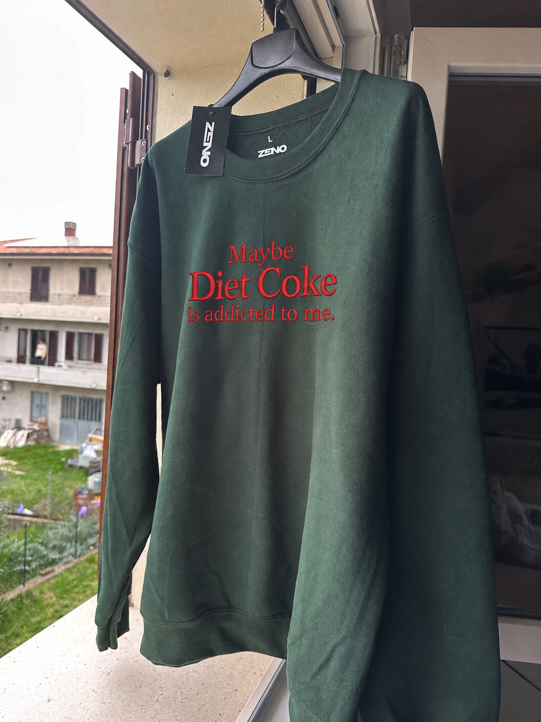 Felpa premium con ricamo "diet coke"