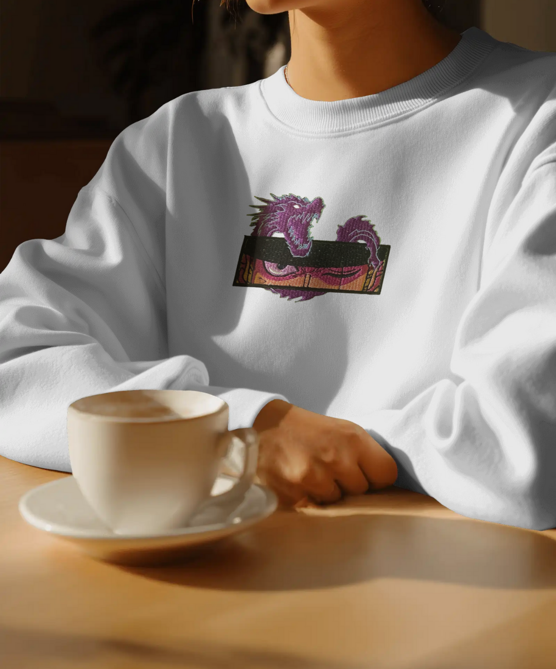 Felpa premium con ricamo "Zoro e drago"