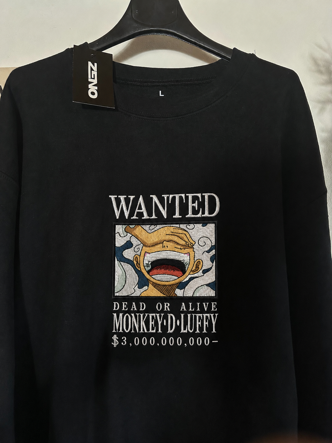 Felpa premium con ricamo "luffy wanted"