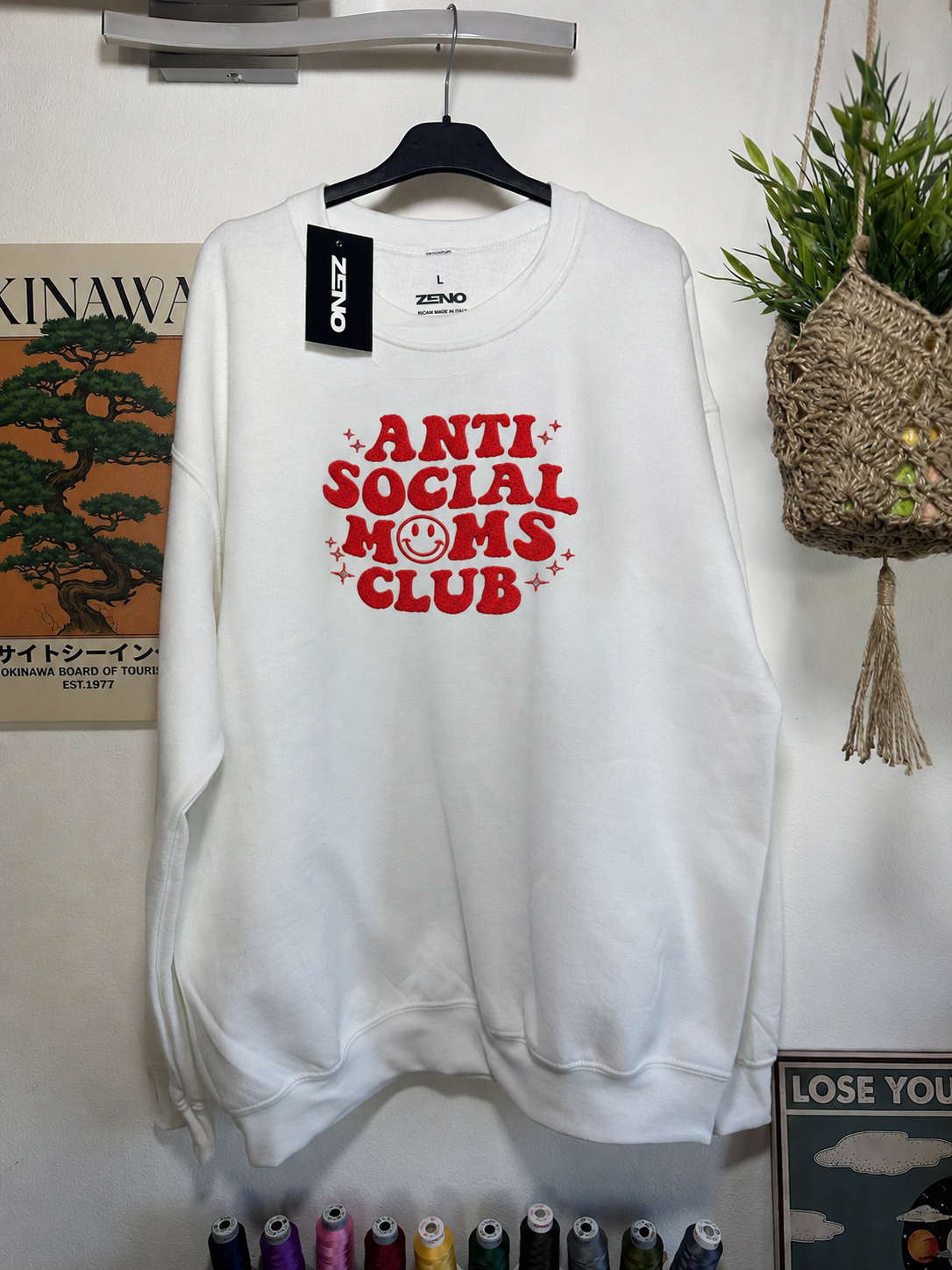 Felpa premium con ricamo "Antisocial"