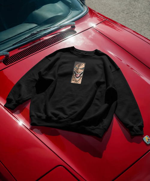 Felpa premium con ricamo "attack on titan"