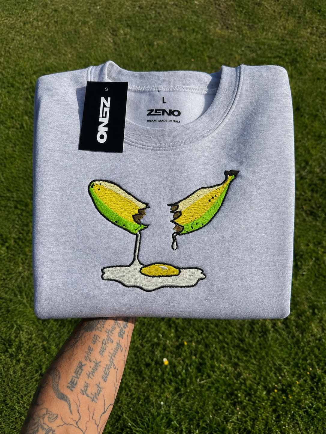 Felpa premium con ricamo "Banana & Uovo"