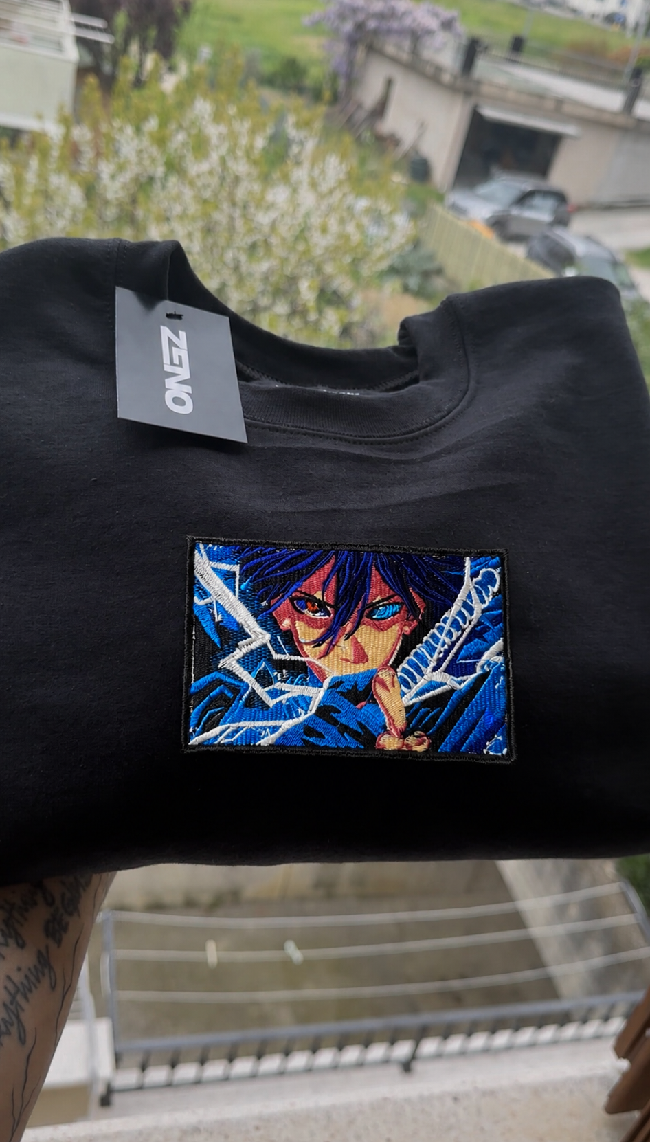 Felpa premium con ricamo "Sasuke"
