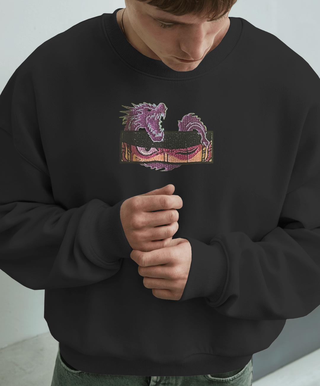 Felpa premium con ricamo "Zoro e drago"