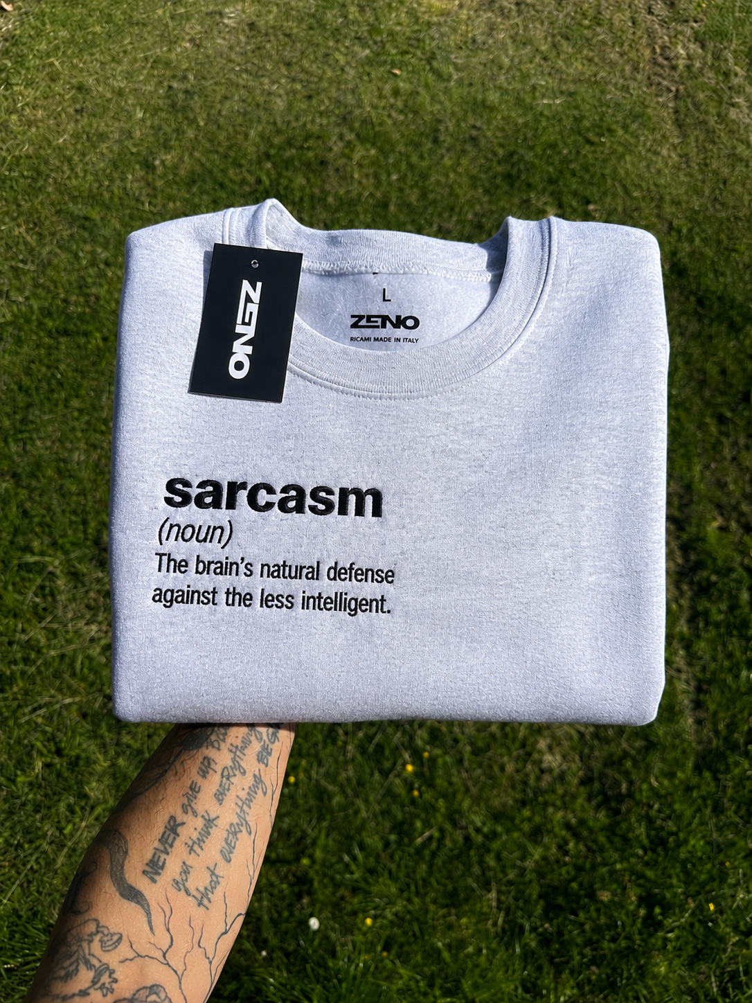 Felpa Premium con ricamo "Sarcasm"