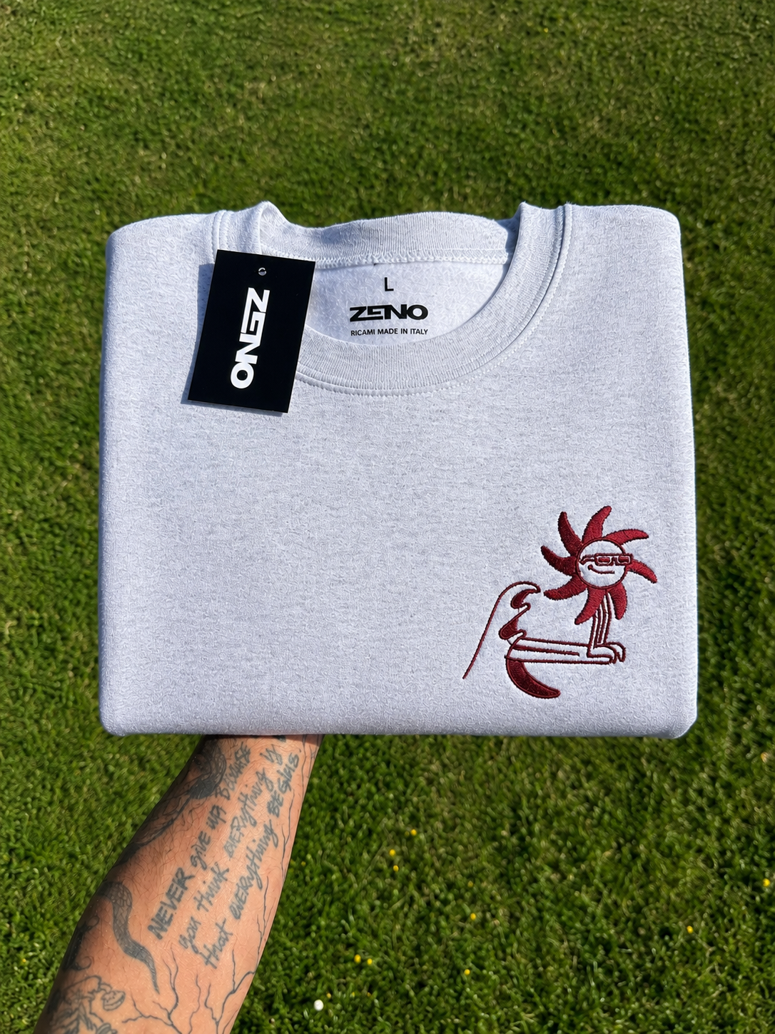 Felpa premium con ricamo "Surf"