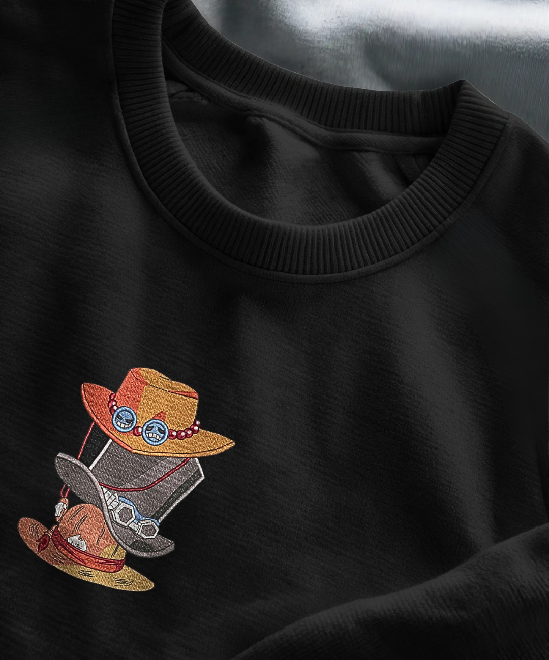 Felpa premium con ricamo "Cappelli One Piece"