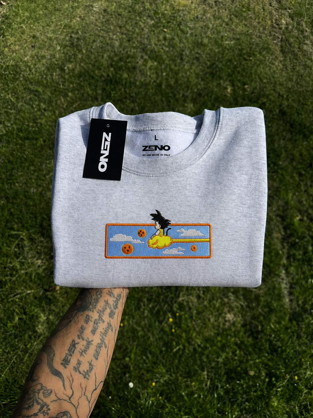 Felpa premium con ricamo "Goku bambino"