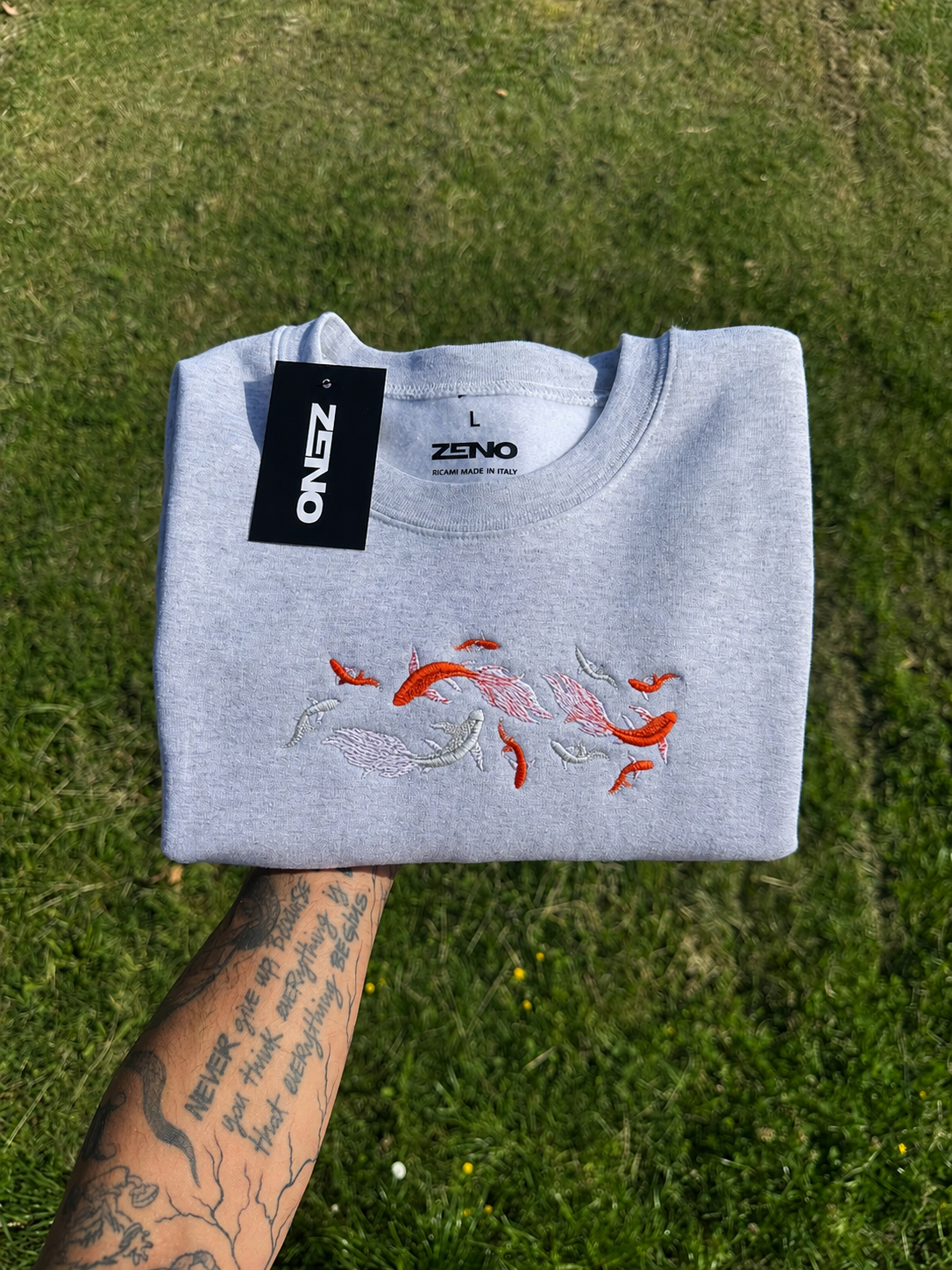 Felpa premium con ricamo "Carpe koi"