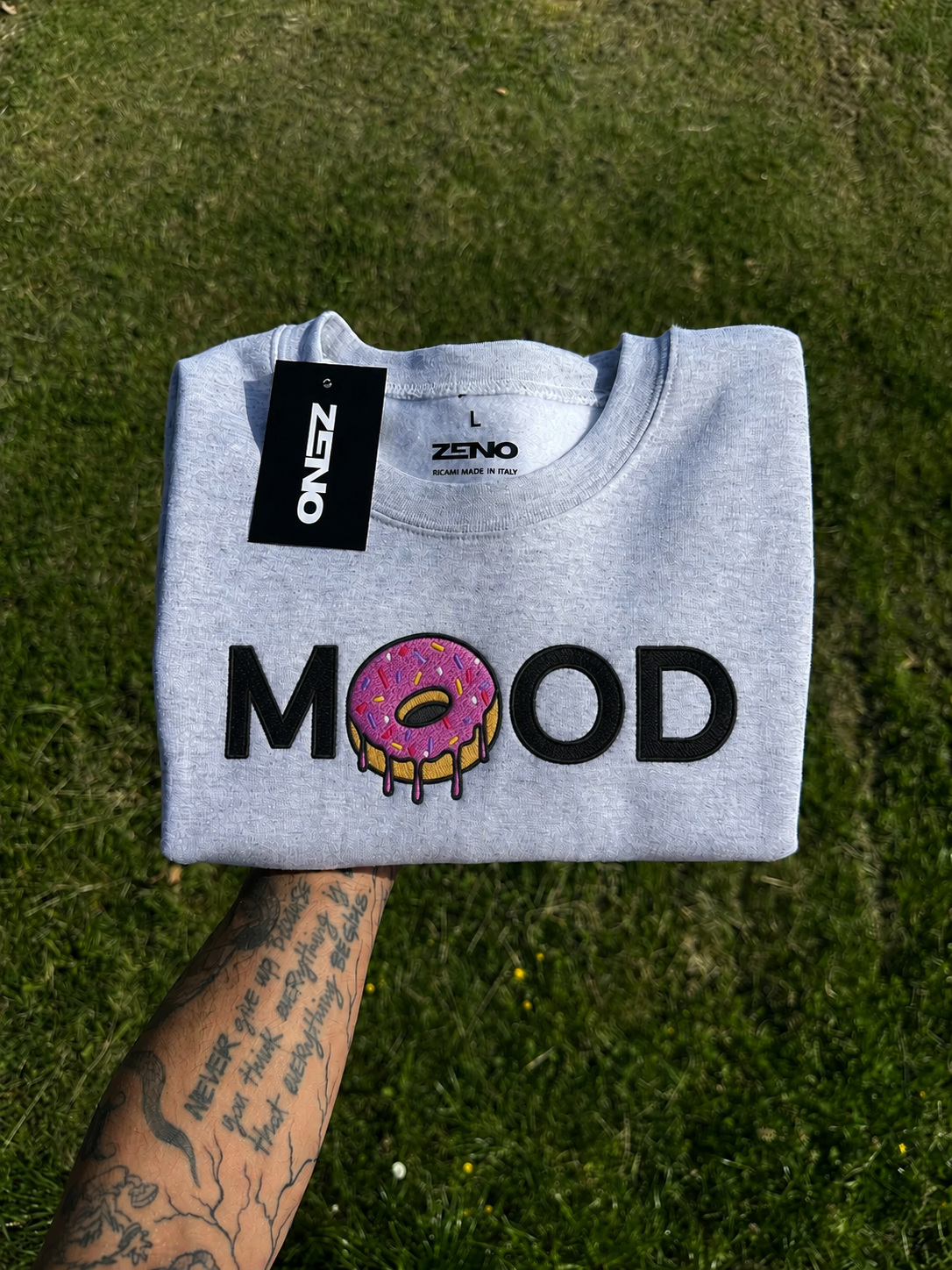 Felpa premium con ricamo "Mood"