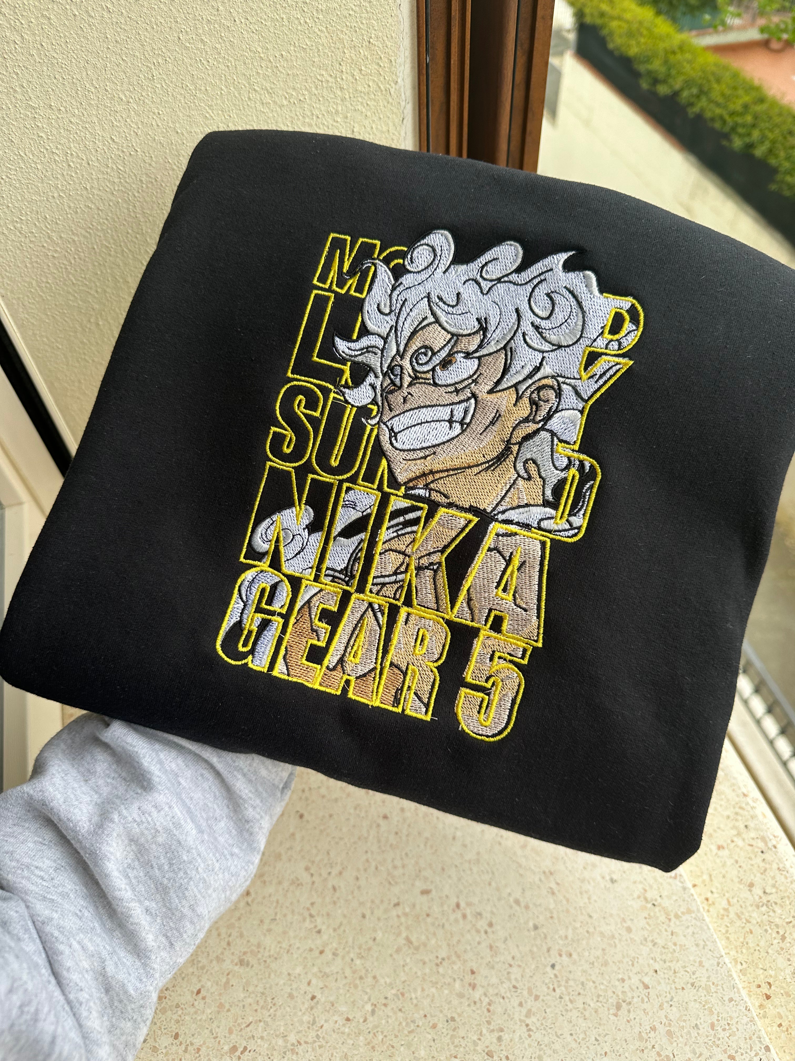 Felpa Premium con ricamo "Luffy Gear"