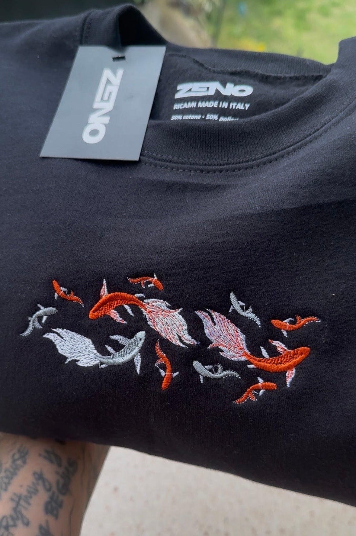 Felpa premium con ricamo "Carpe koi"