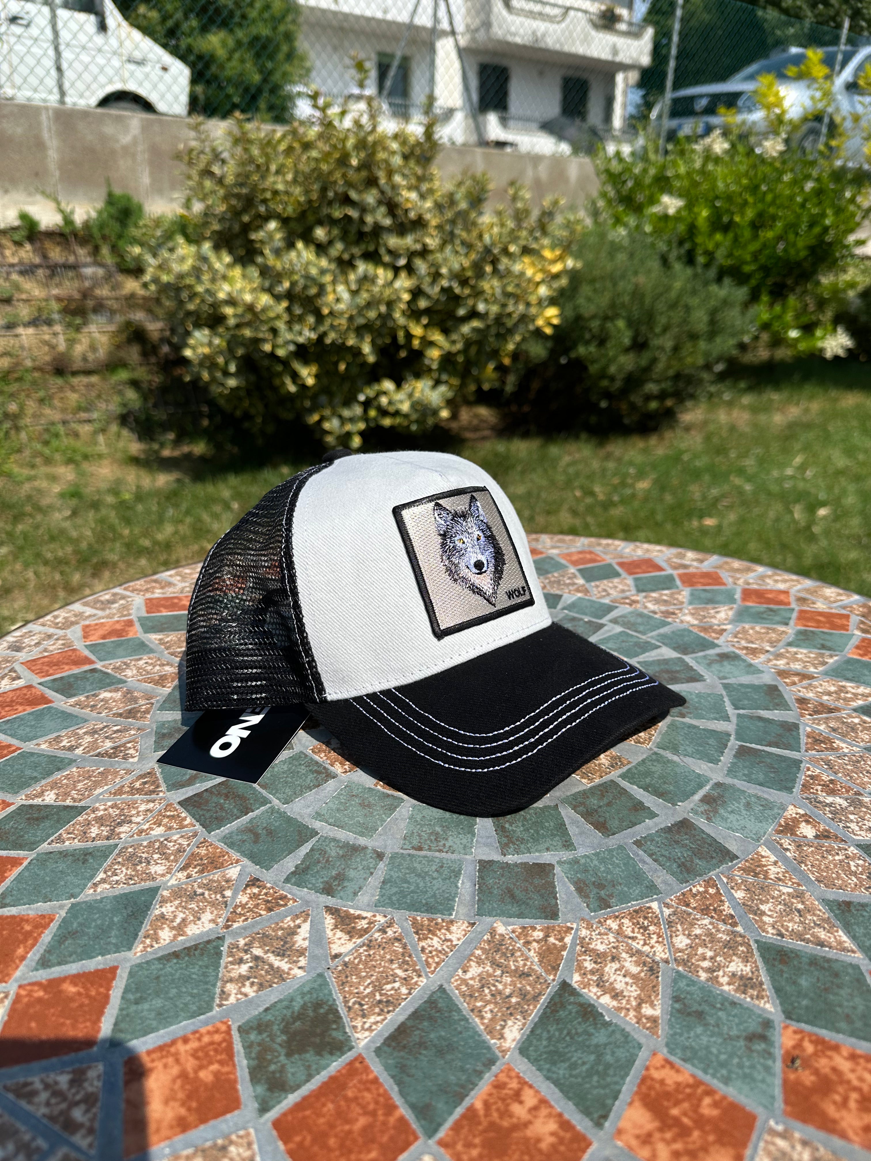 Cappello Ricamato "Wolf"