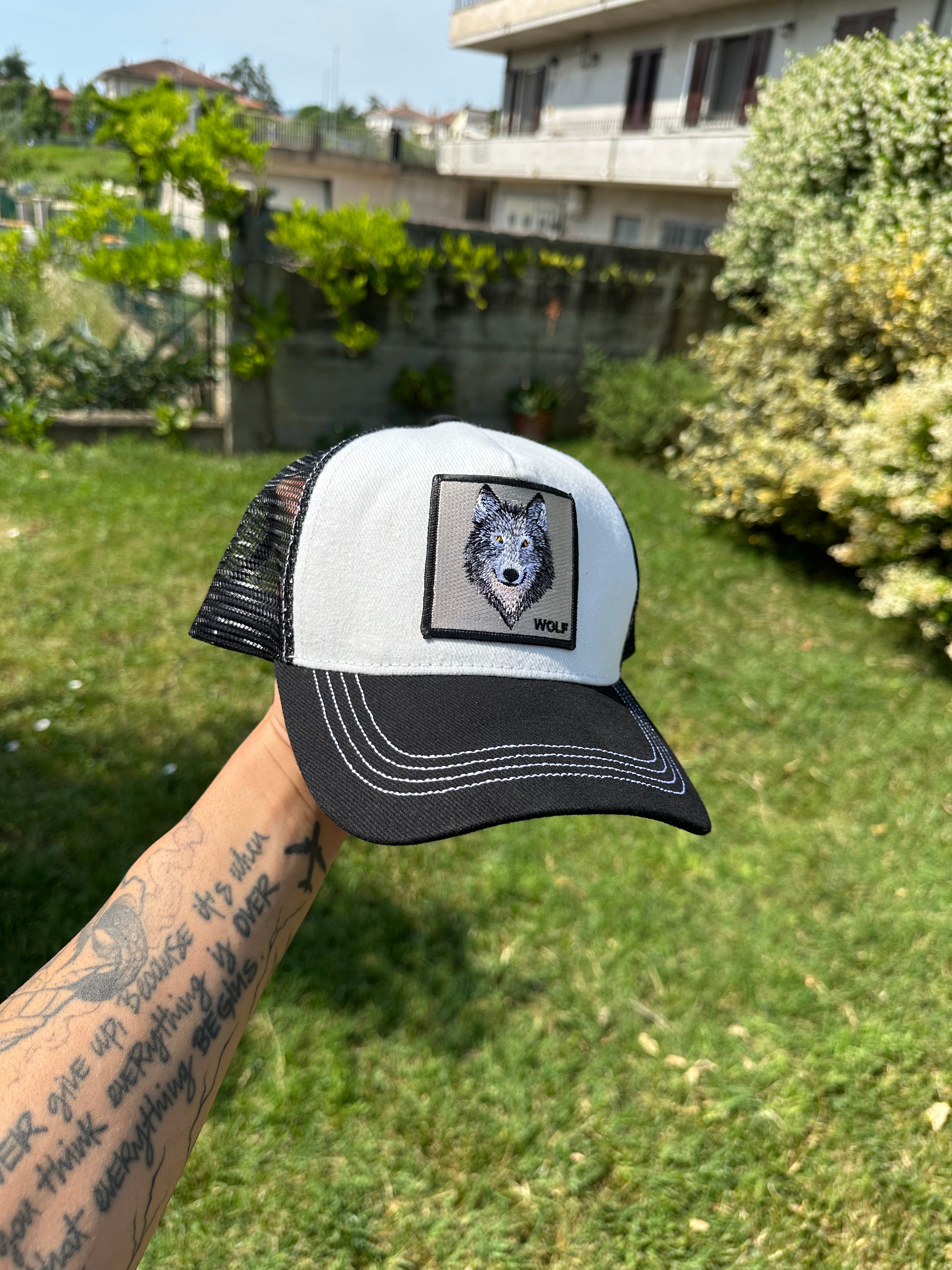 Cappello Ricamato "Wolf"