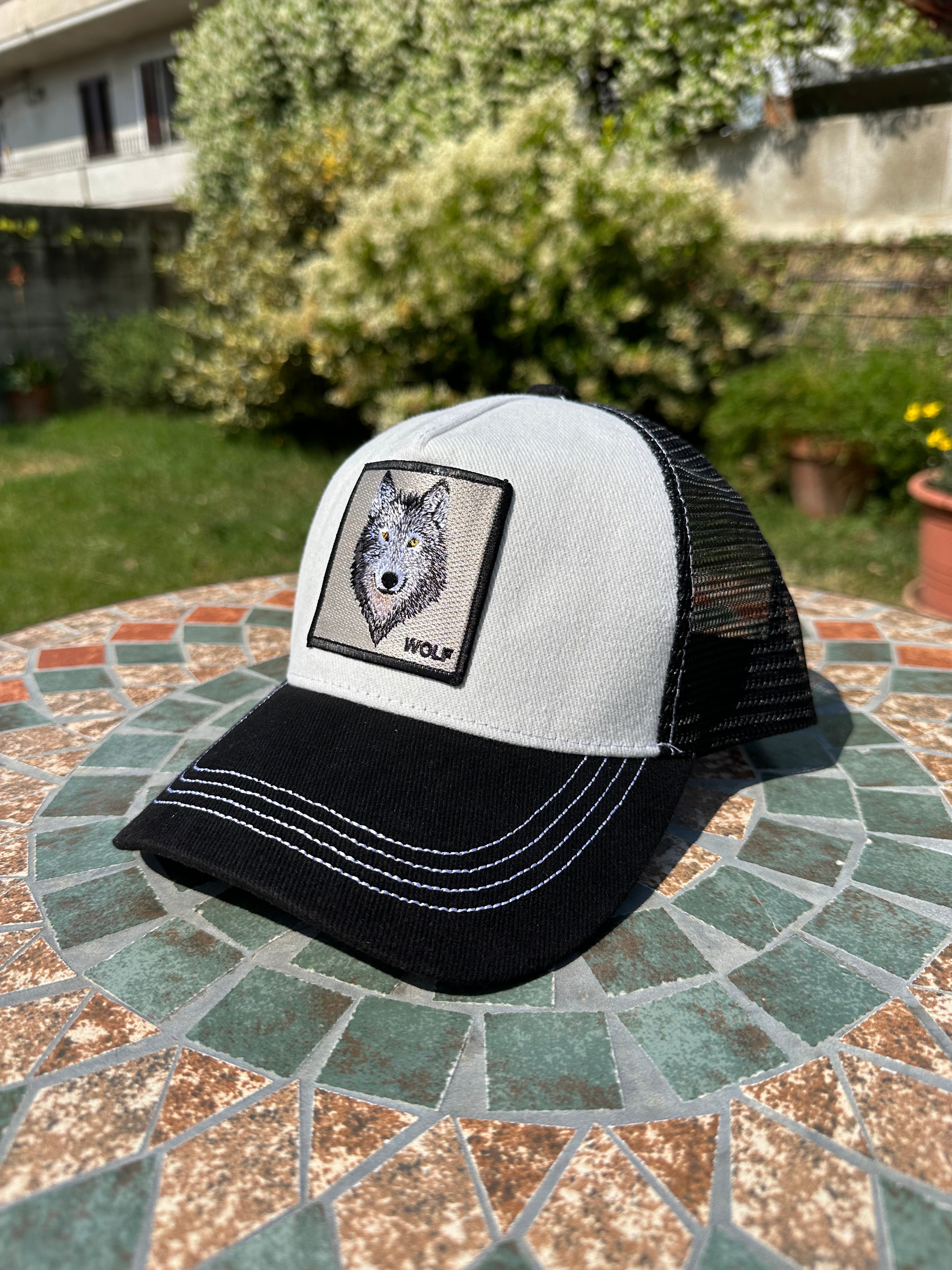 Cappello Ricamato "Wolf"