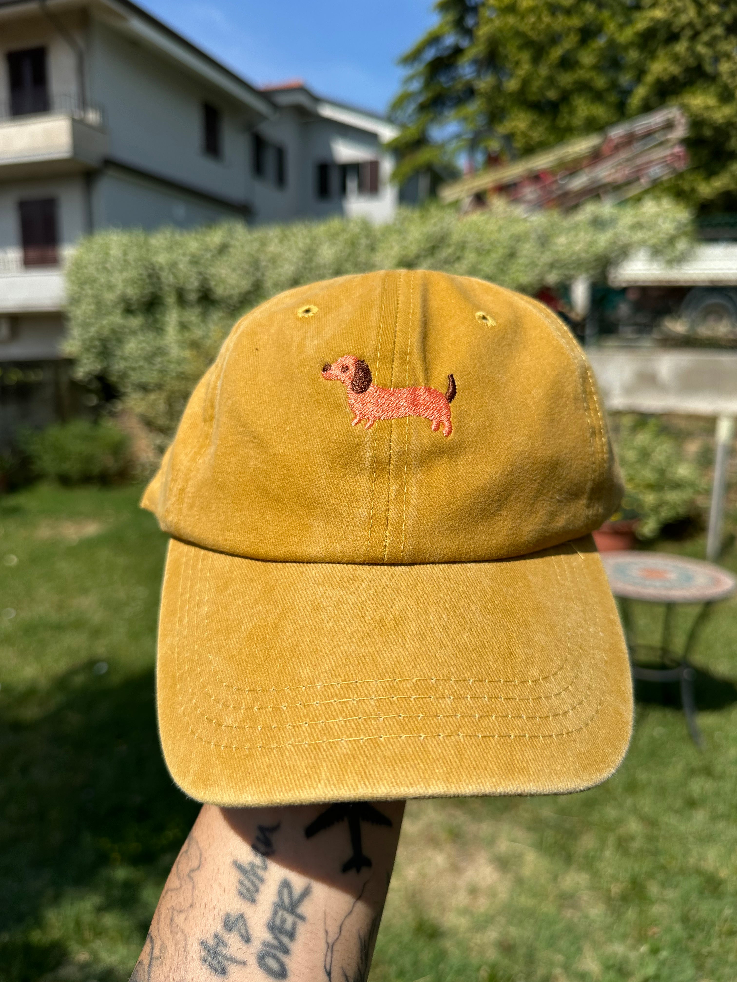 Cappello Ricamato Bassotto