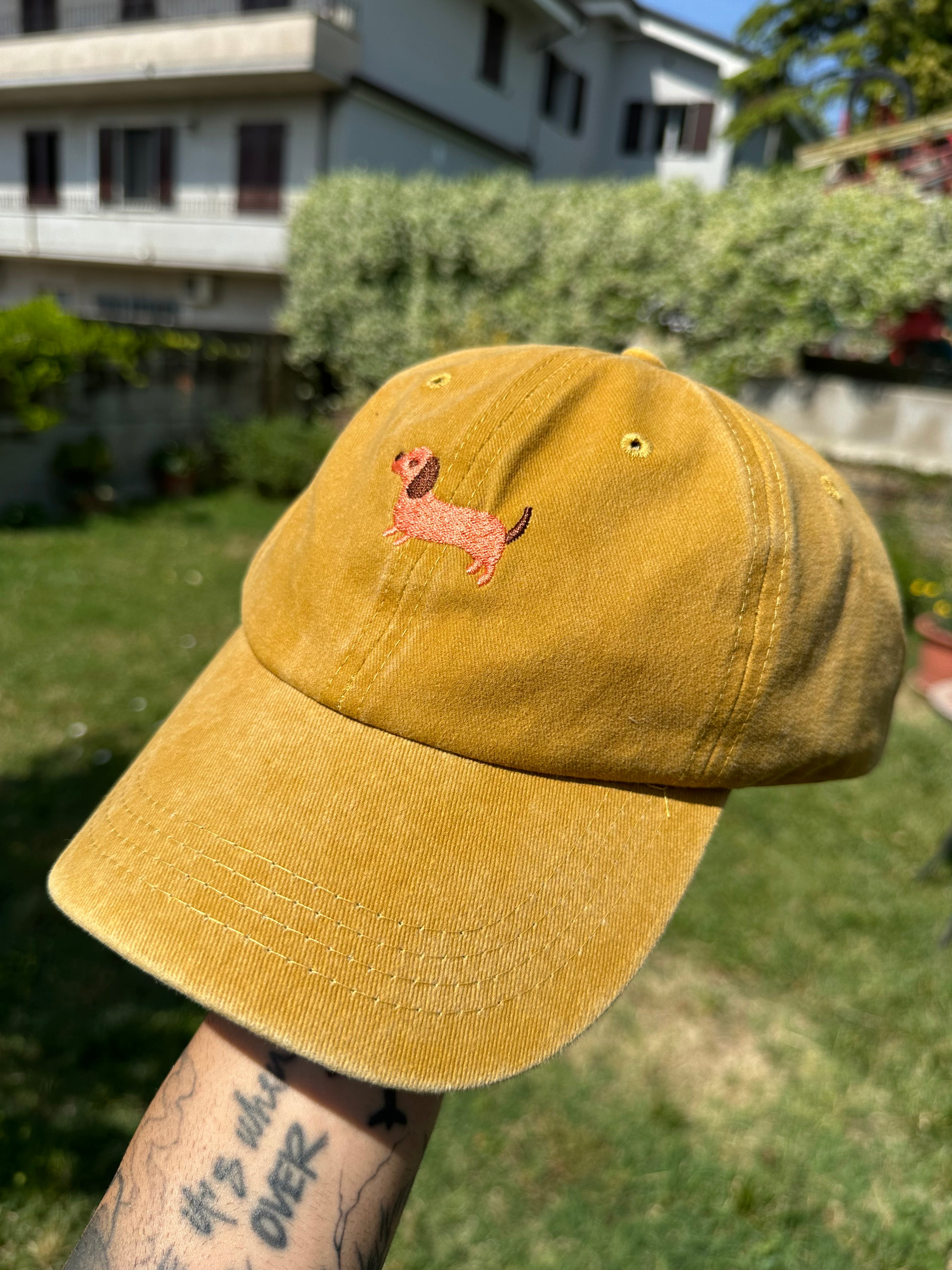 Cappello Ricamato Bassotto