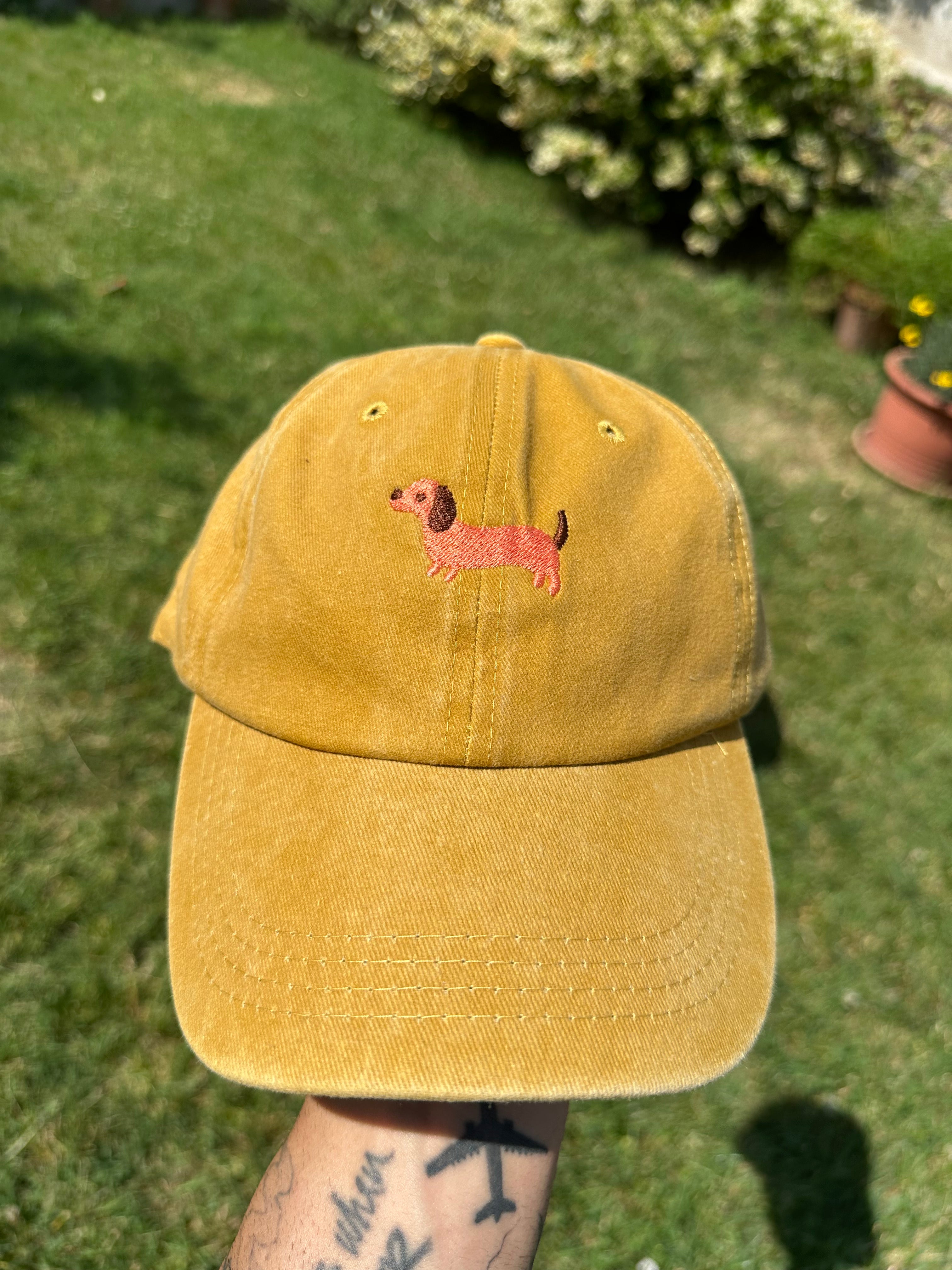 Cappello Ricamato Bassotto