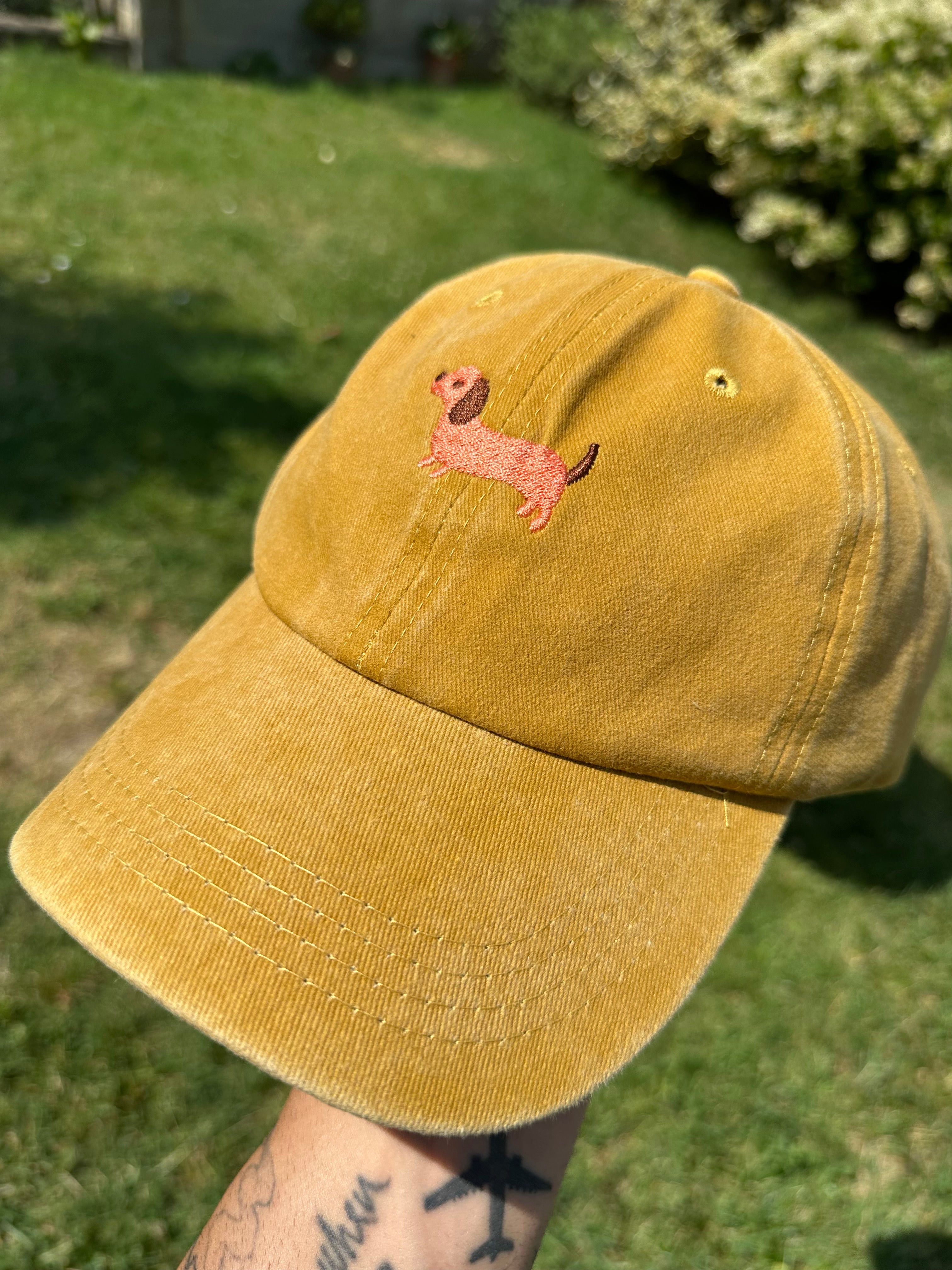 Cappello Ricamato Bassotto