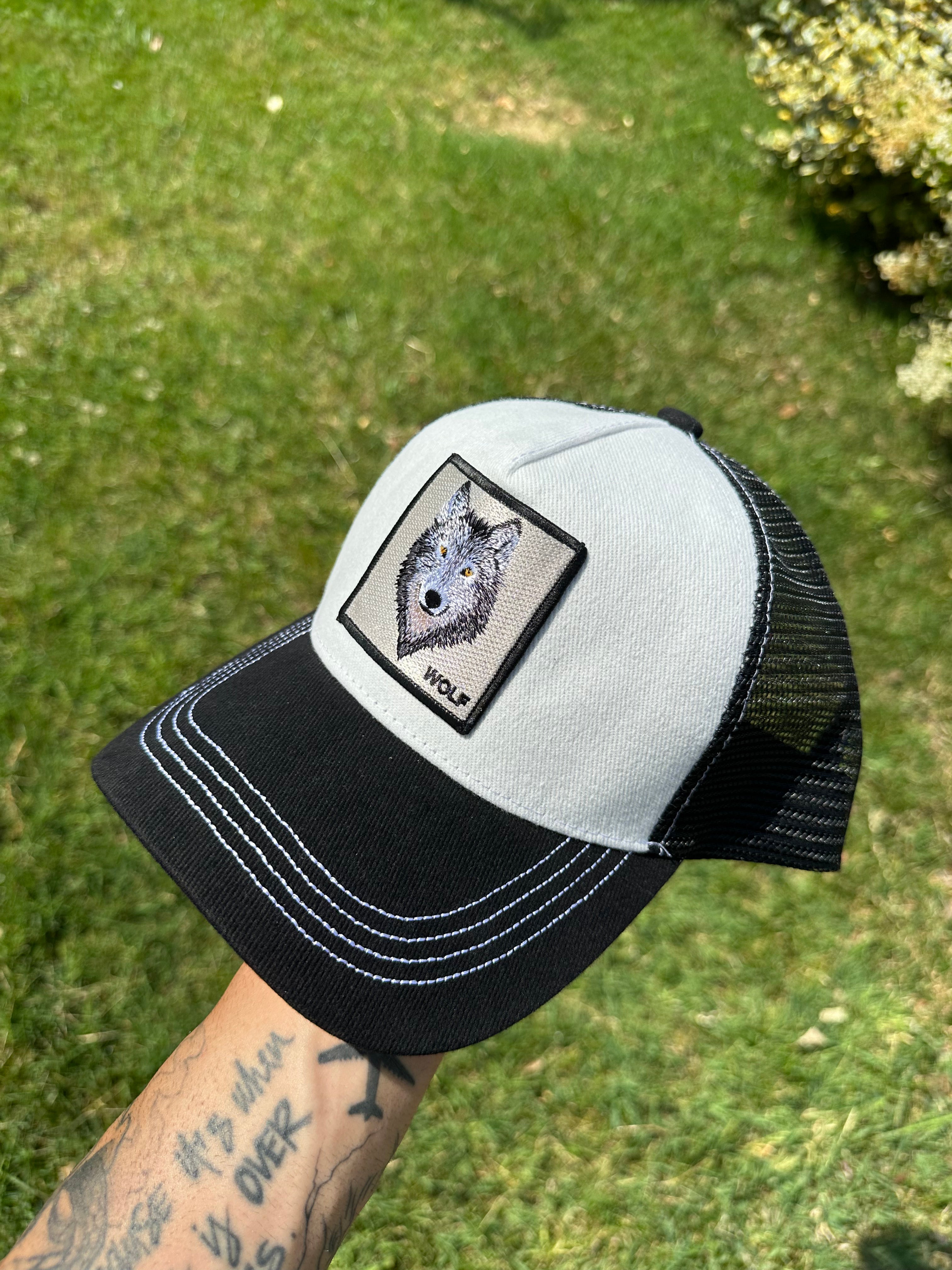 Cappello Ricamato "Wolf"