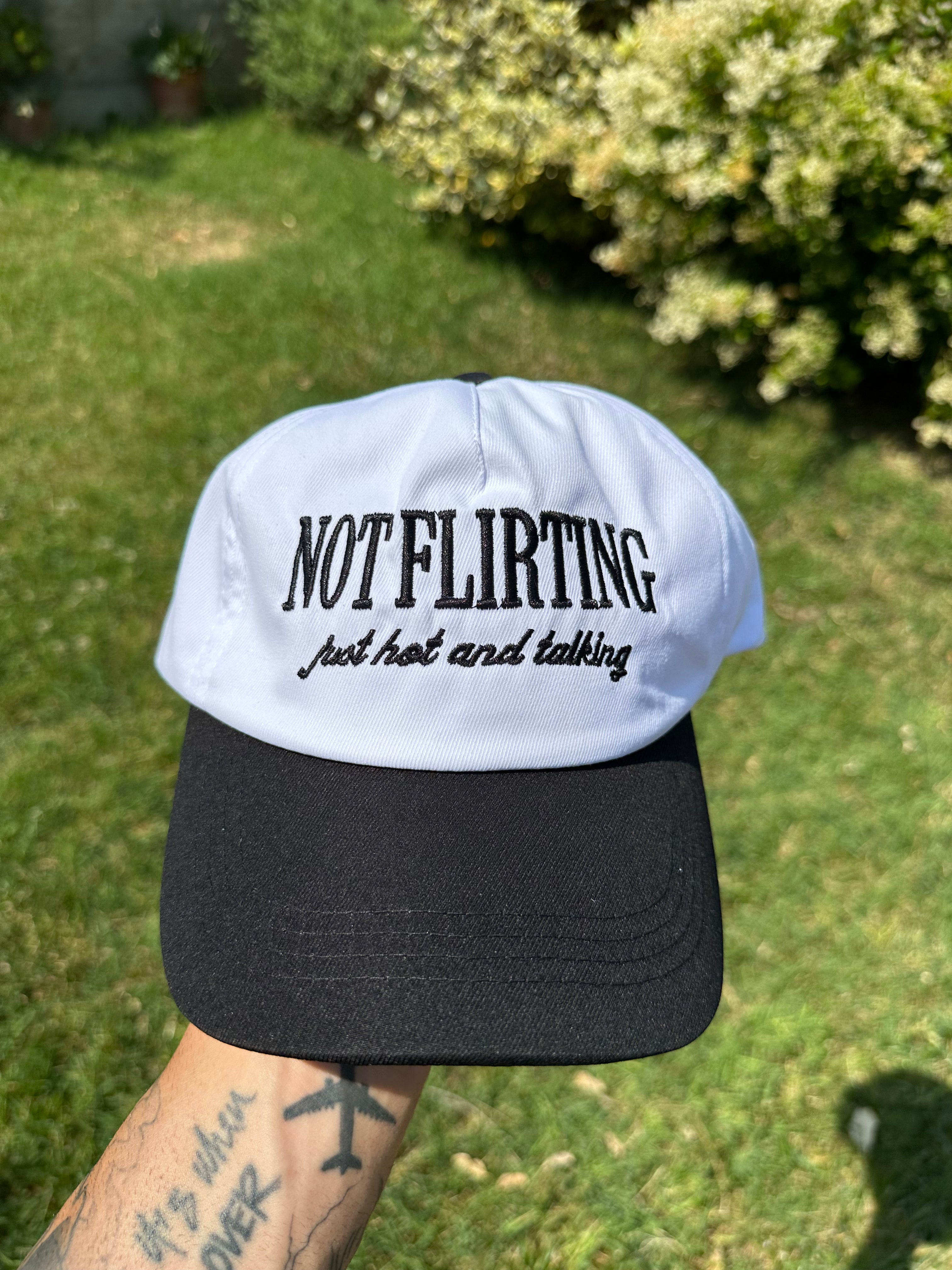 Cappello Ricamato "Flirting"