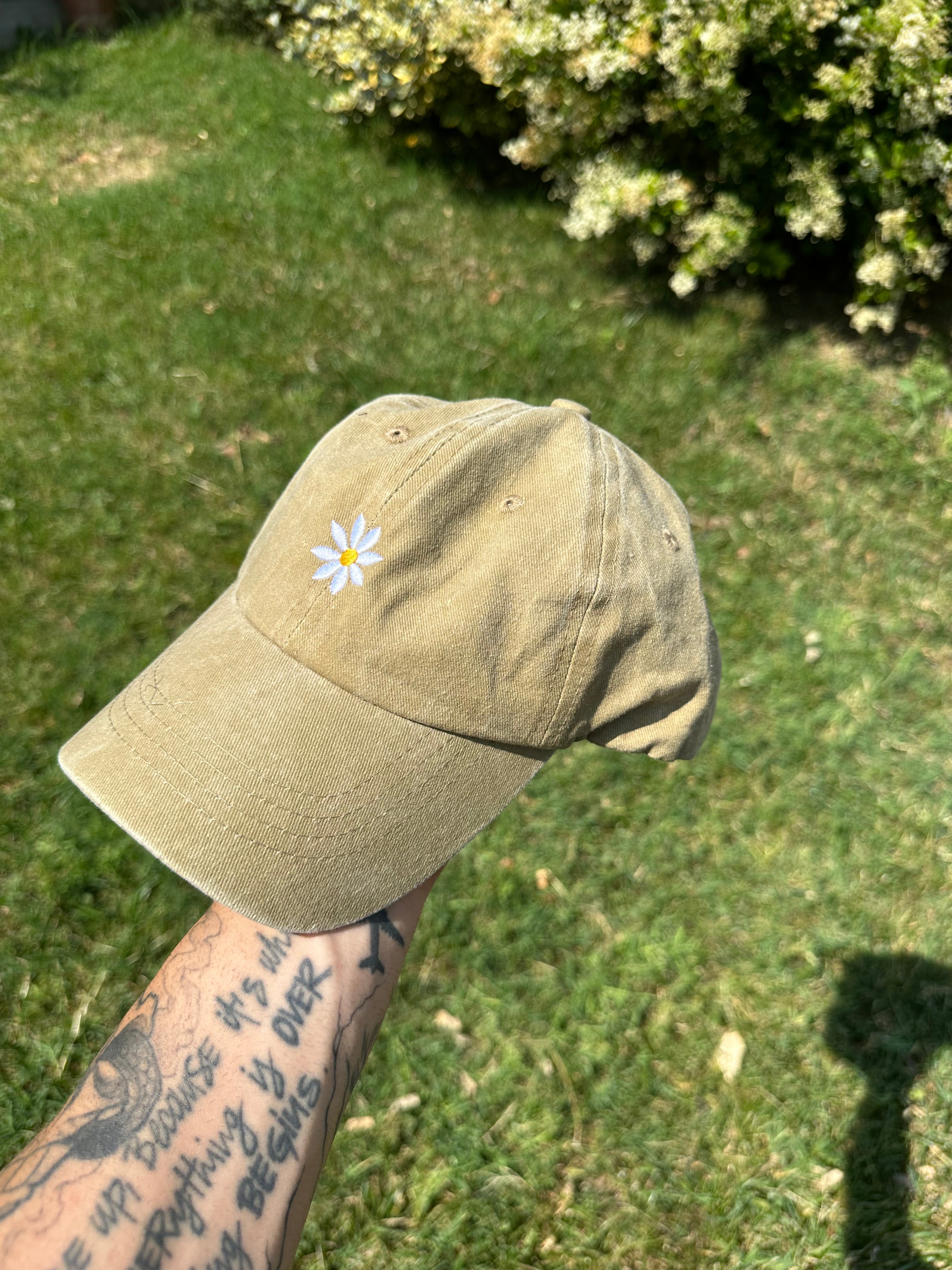 Cappello Minimal con ricamo "Margherita"