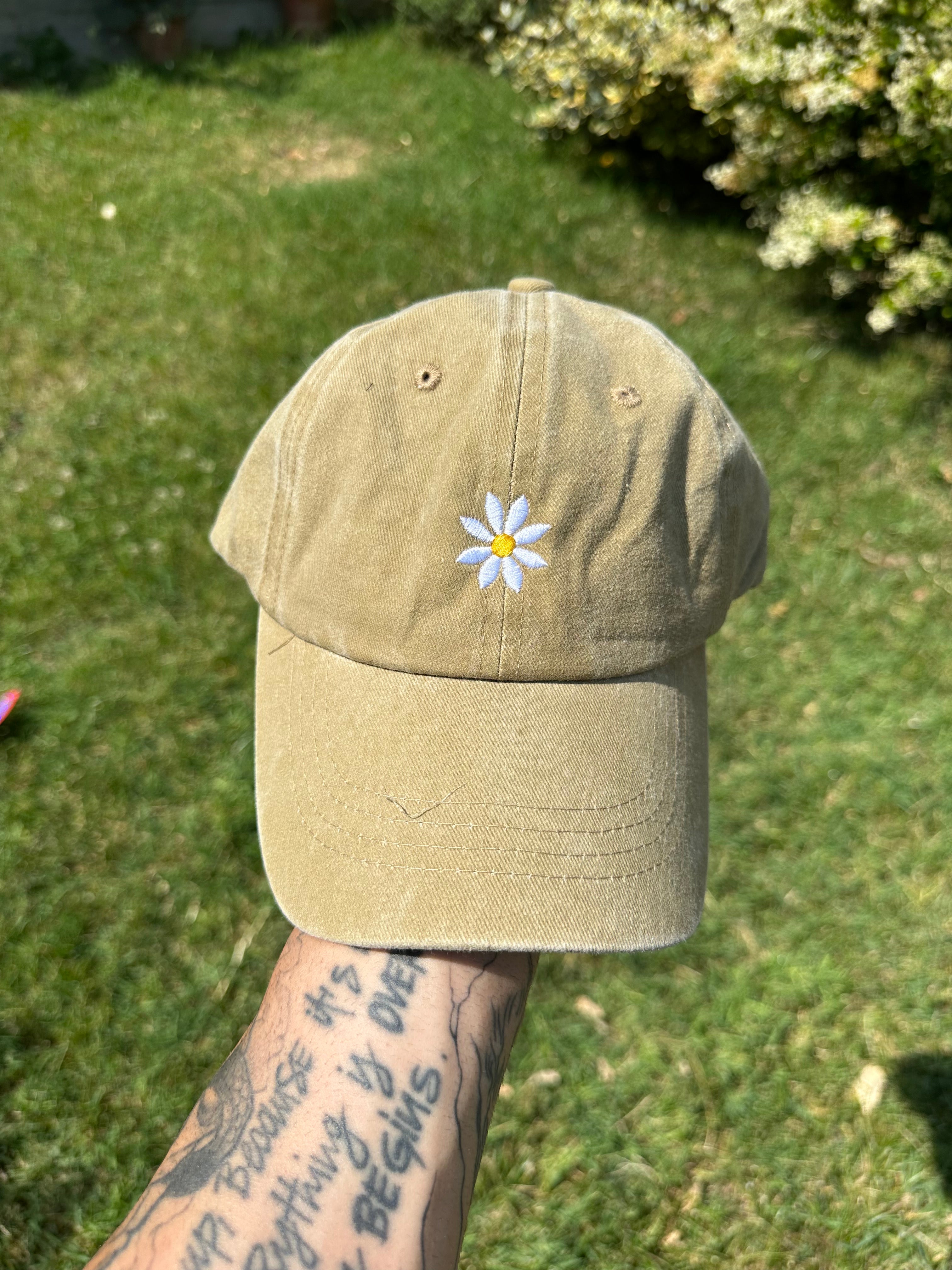 Cappello Minimal con ricamo "Margherita"