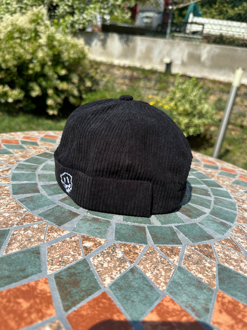 Cappello Minimal senza visiera - a Coste con ricamo " Smile"