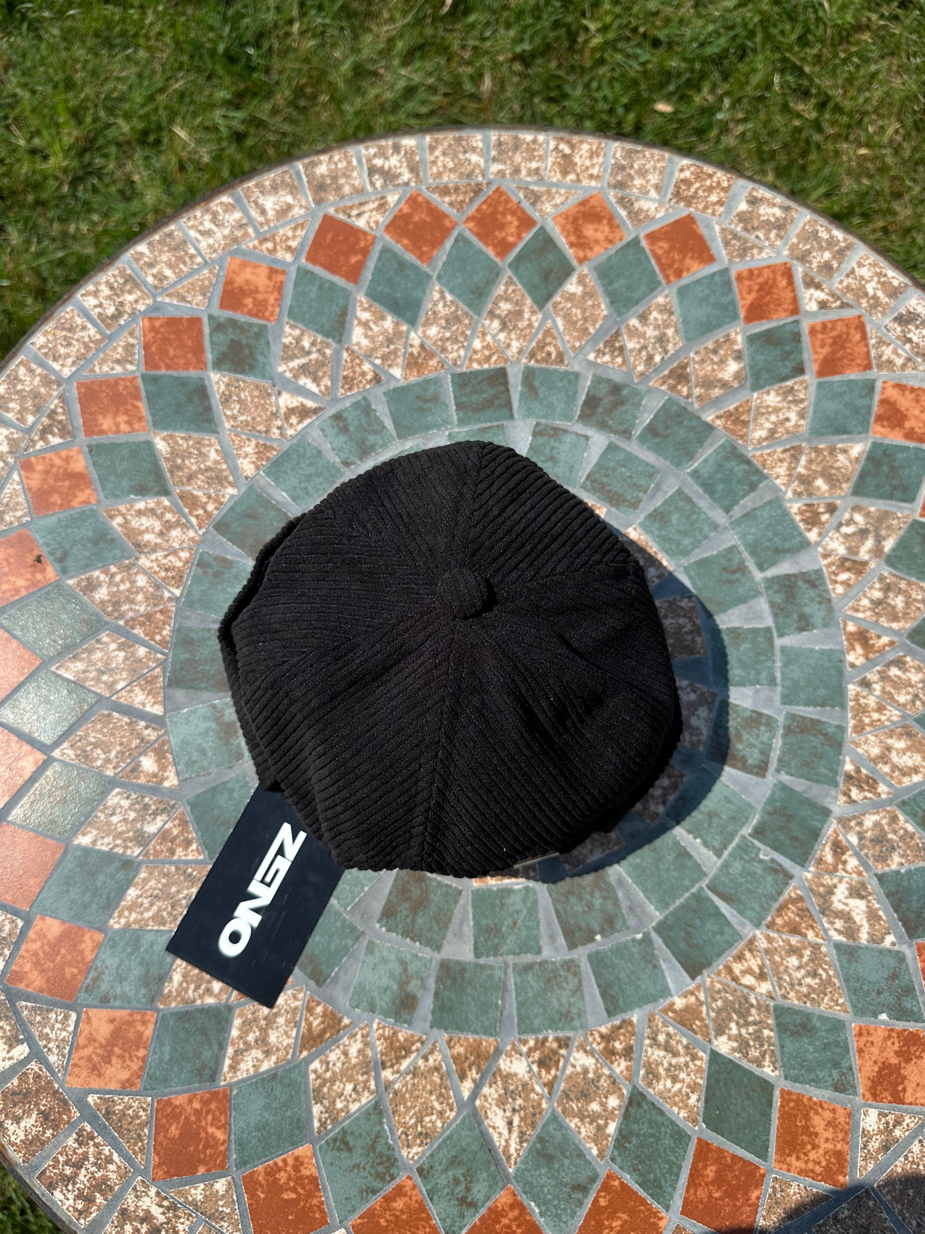 Cappello Minimal senza visiera - a Coste con ricamo " Smile"