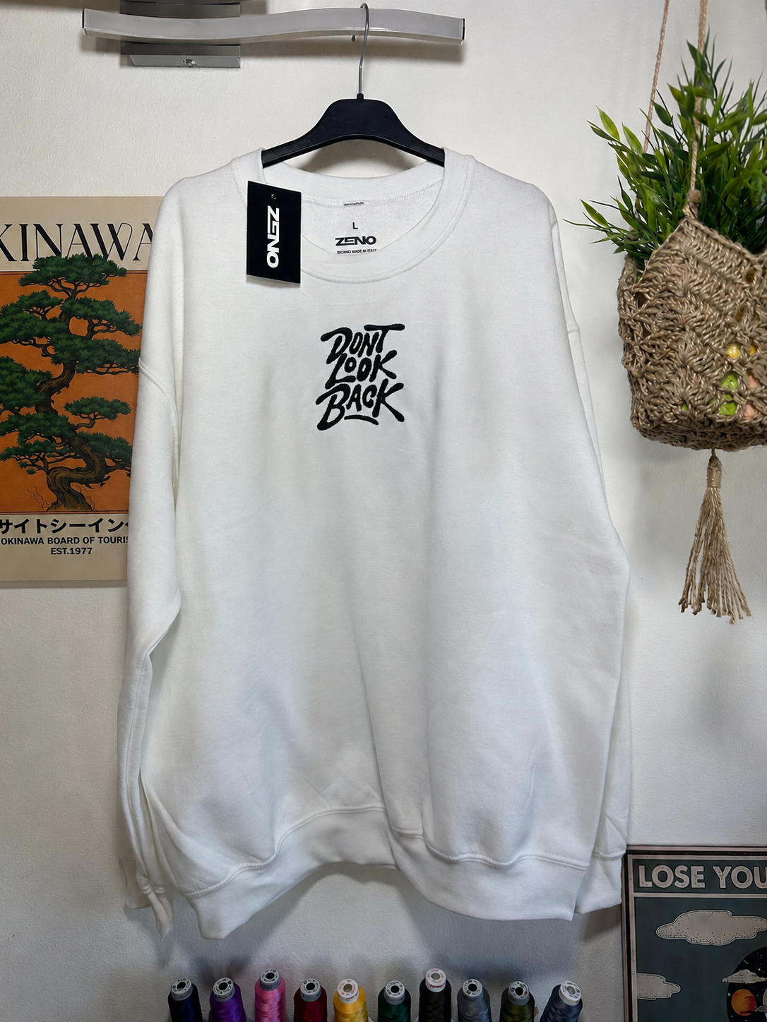 Felpa Premium con ricamo "Dont Look Back"