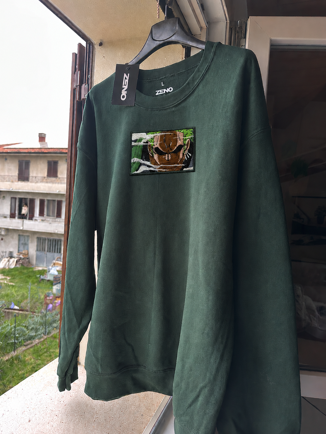 Felpa premium con ricamo "Zoro"