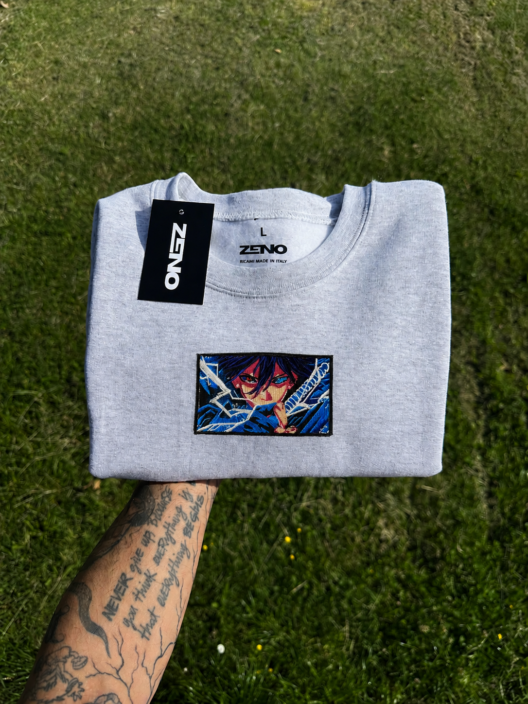 Felpa premium con ricamo "Sasuke"