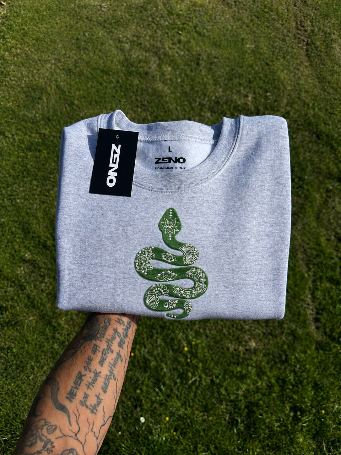Felpa premium con ricamo "Serpente"
