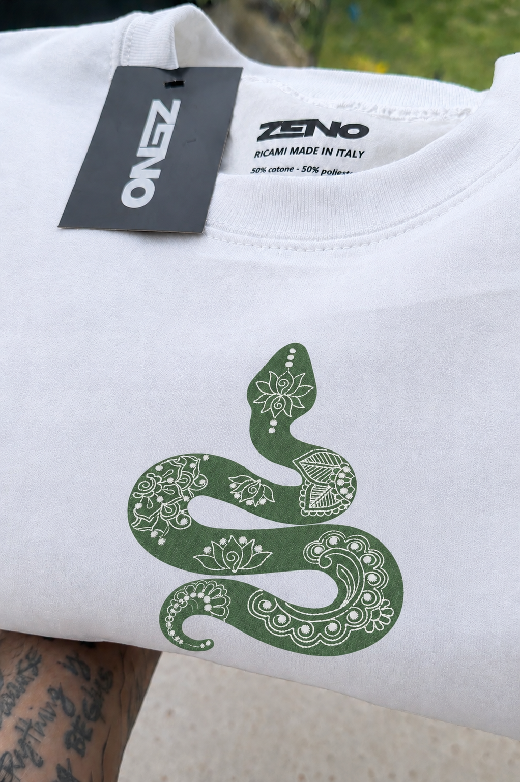 Felpa premium con ricamo "Serpente"