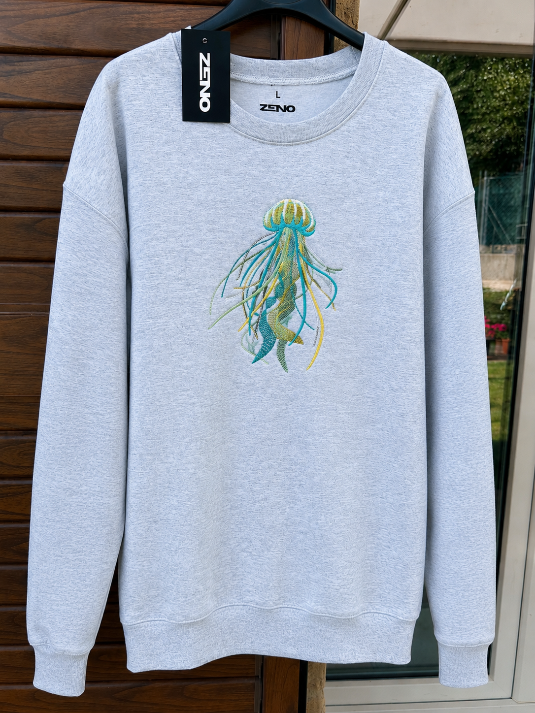 Felpa premium con ricamo "medusa"