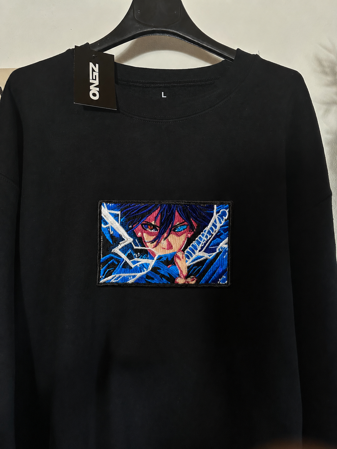 Felpa premium con ricamo "Sasuke"